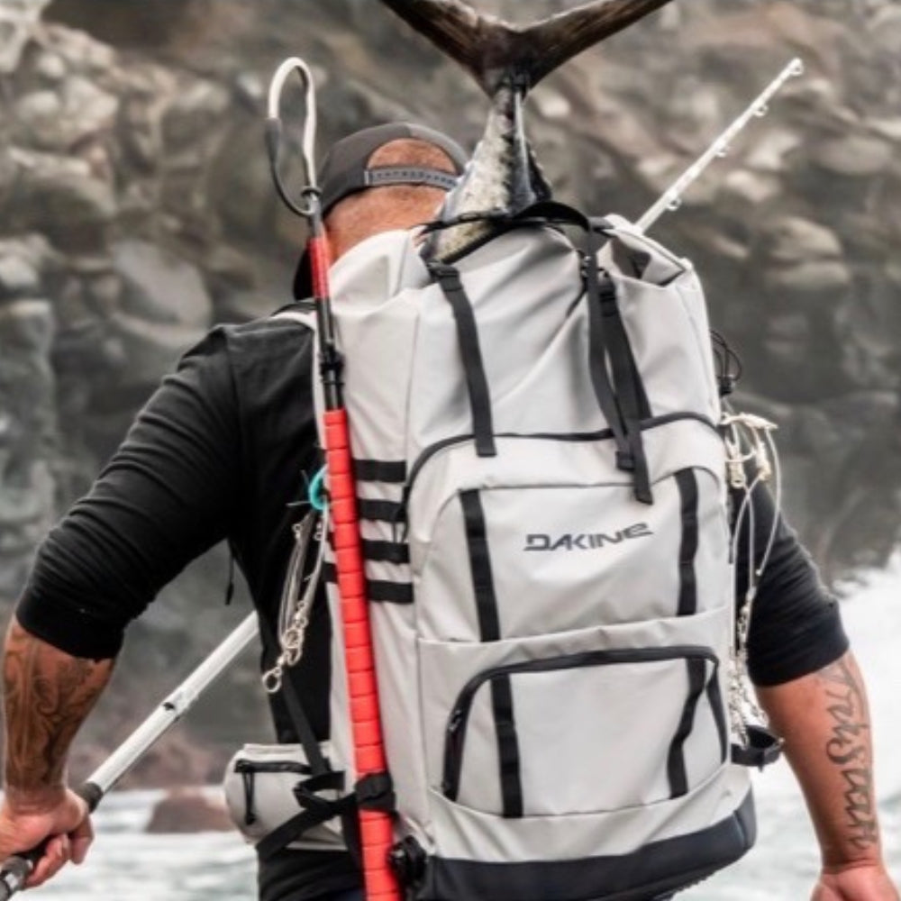 Dakine-Ulua-Fish-Tackle-Backpack-60L-Exaple