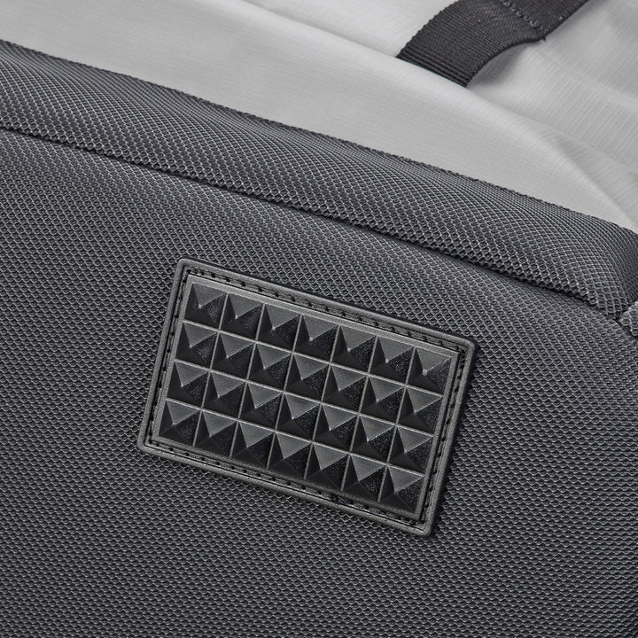 Dakine-Ulua-Fish-Tackle-Backpack-60L-Feet