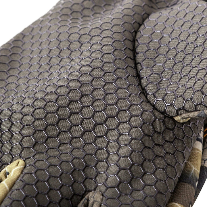 Hunters-Elemement-Legacy-Gloves-Grip