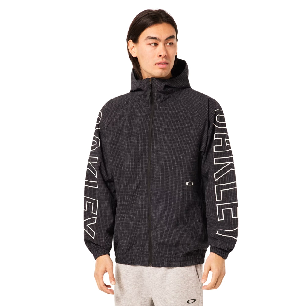 Oakley-Enhance-AL-Wind-Jacket-Blackout-Front